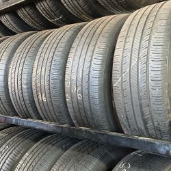 205-60R16 Marca Kumho Usadas En Muy Buenas Condiciónes De Vida 