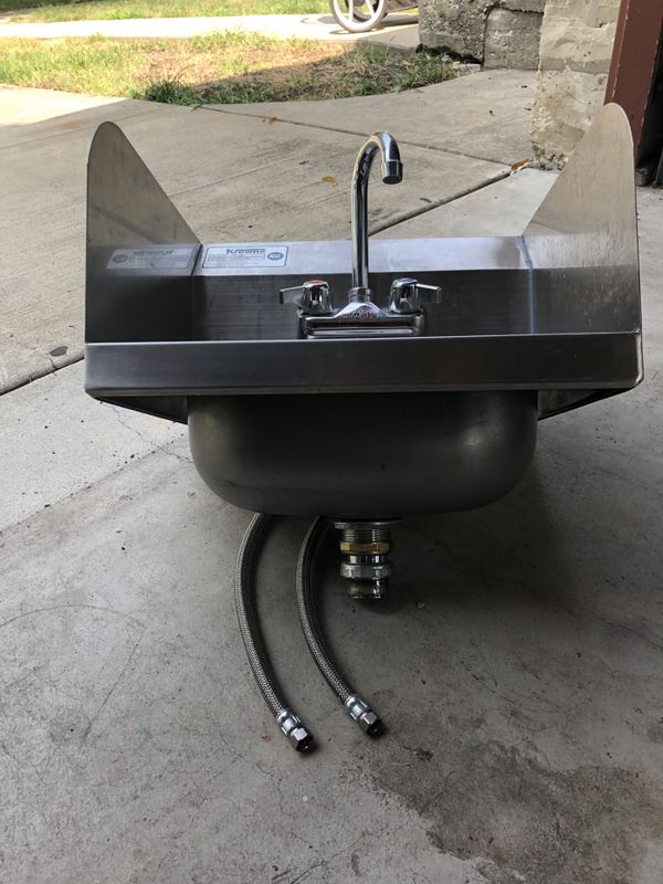 Regency 17 X 15 Wall Mounted Hand Sink With Gooseneck Faucet And 70sold