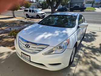 2013 Hyundai Sonata White Sedan