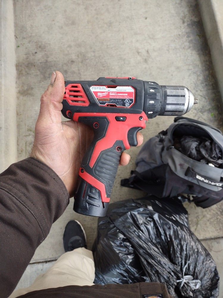Milwaukee M12 Drill