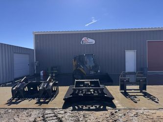 2022 DEERE 317g skid steer package deal