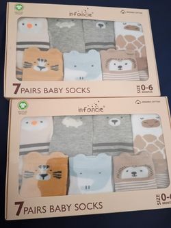 2 pairs of baby socks