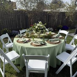 Table And Chairs With Decor For Wedding