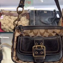 Small vintage Coach shoulder bag 