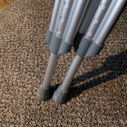Free Crutches