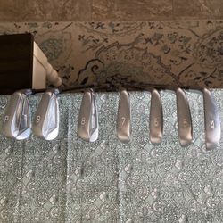 Mizuno JPX 919 Forged Irons Set (P Wedge through 4 Iron) with UST Mamiya Shafts