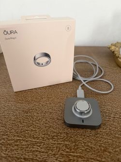 Oura Ring - Series 4 Silver - Size 8 - Almost New!