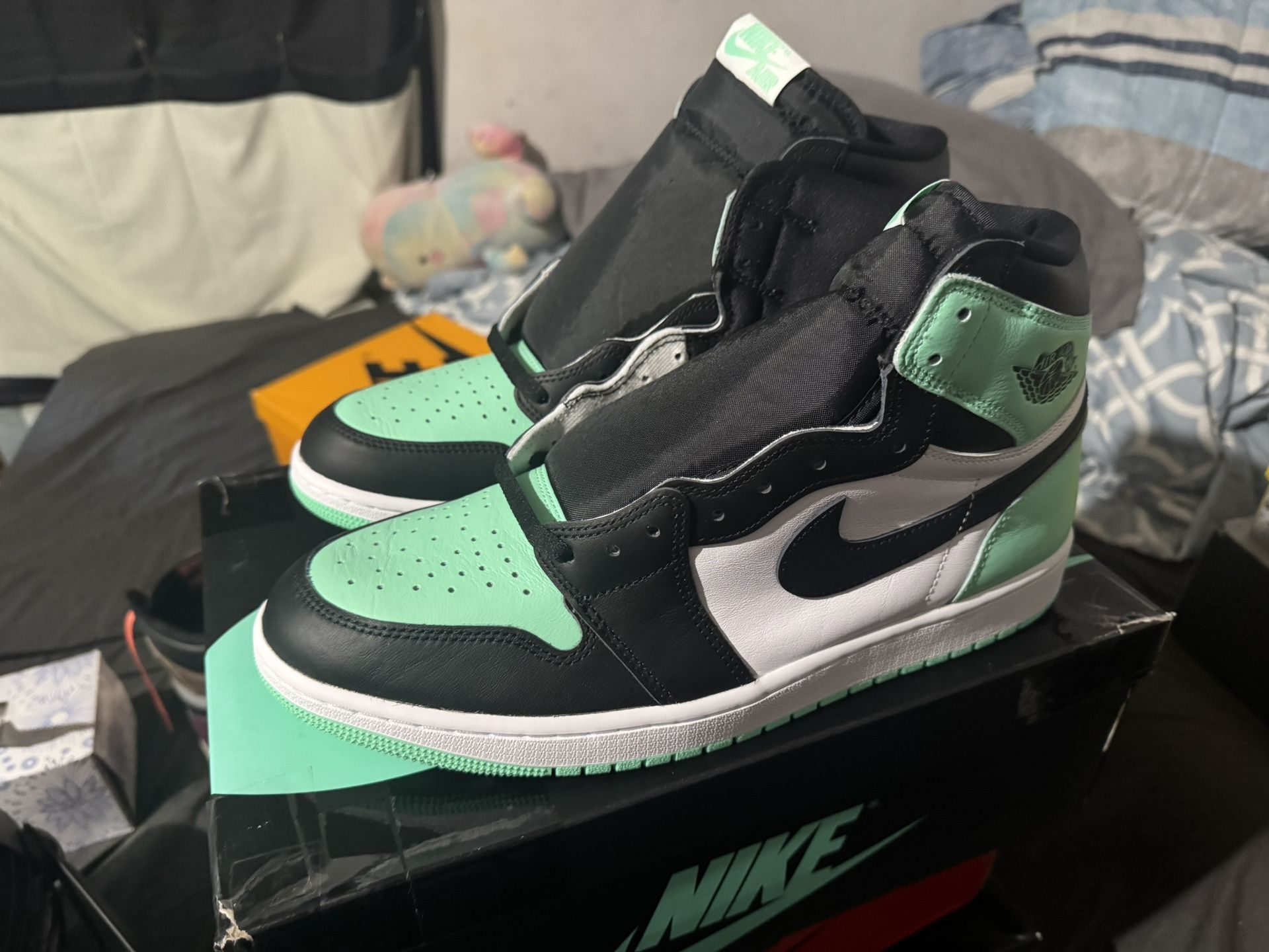 Nike Air Jordan 1 Green Glow Mens Shoe Size 13
