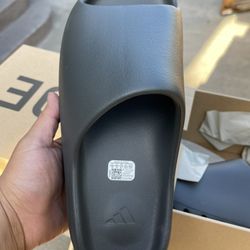 Adidas  Yeezy Slide “Dark Onyx” Size 12