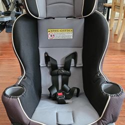 Graco Extend2Fit Convertible Car Seat (Gotham, 1963212)