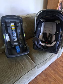 One infant chair left with base