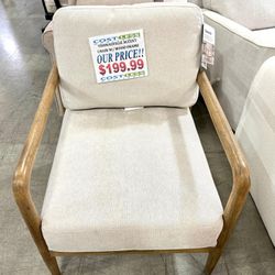 Thomasville Finley Point Accent Chair with Wood Frame 