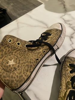 Girls size 2 Converse 