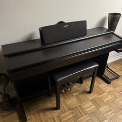 Yamaha YDP-144 Traditional Console Digital Piano with Bench - Rosewood