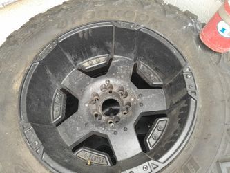 GMC 20 Inch Rims & 37.1250 Tires