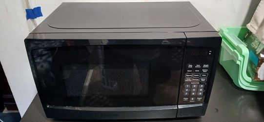 Black Countertop Microwave Oven