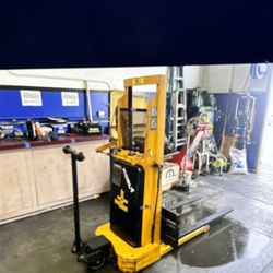 Electric Fork Lift