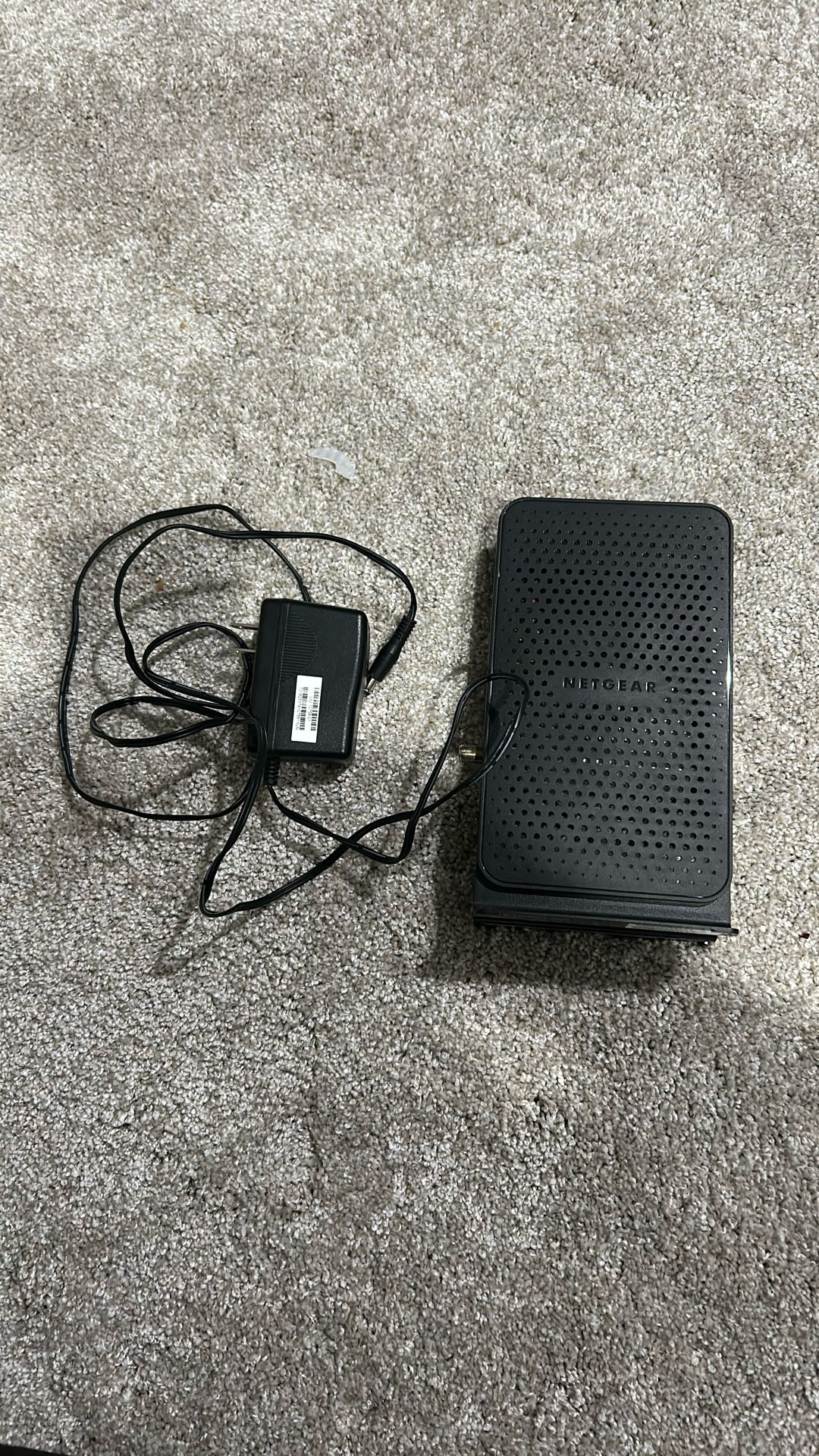 Netgear C3700 N600 WiFi Cable Modem Router – DOCSIS 3.0