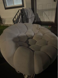 Single chair