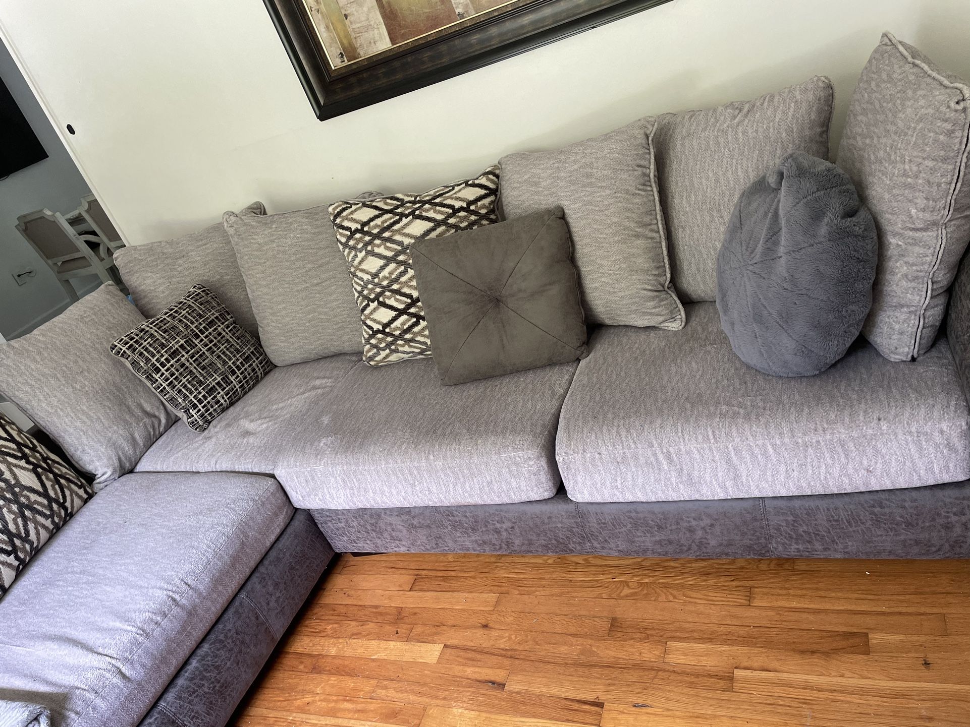 Sectional Couch Grey With Pillows