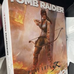Tomb Raider Lara Croft Play Arts Kai Figure
