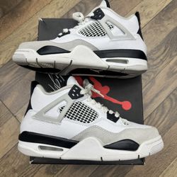 Jordan 4 Military Black Sz 5.5Y