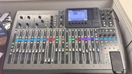 Behringer X32 Full-Size Digital Mixing Console