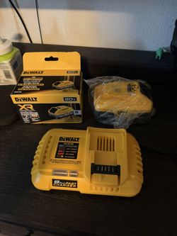 Dewalt (2) 8AMP Batteries And Fast Charger