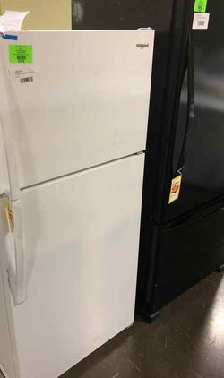 Brand New Whirlpool Top Freezer Refrigerator with Ice Maker CZ 6R