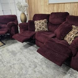 Matching Reclining Living Room Set
Delivery options available!