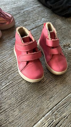 Ugg Pink Shoes Size 6
