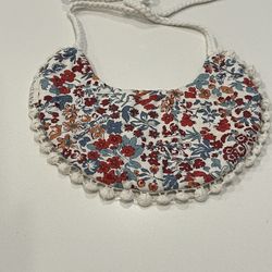 Billy Bibs (reversible Beige & Red & Blue Floral)