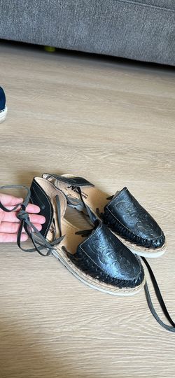 Huaraches mexicanos (size 8)