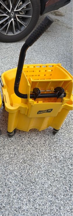New Genuine Joe Yellow Mop Bucket with Wringer