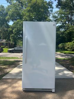 Kenmore 21 cu ft upright self defrosting freezer