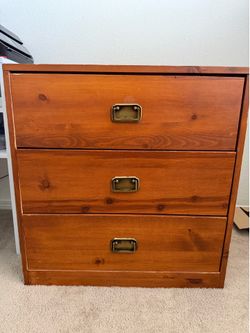 Small 3 drawer Dresser