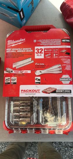 Milwaukee 32-Piece Metric Ratchet and Socket Set