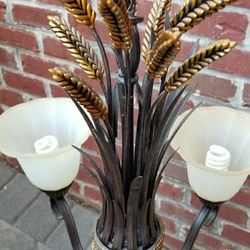 CHANDELIER WITH WHEAT BUNDLE ON TOP