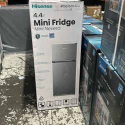 Hisense 4.4 cu mini fridge