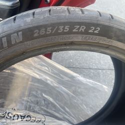 Tires 265/35/22