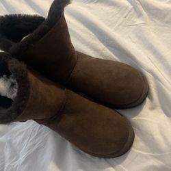 NWOB Ugg Australia Bailey Button Boots