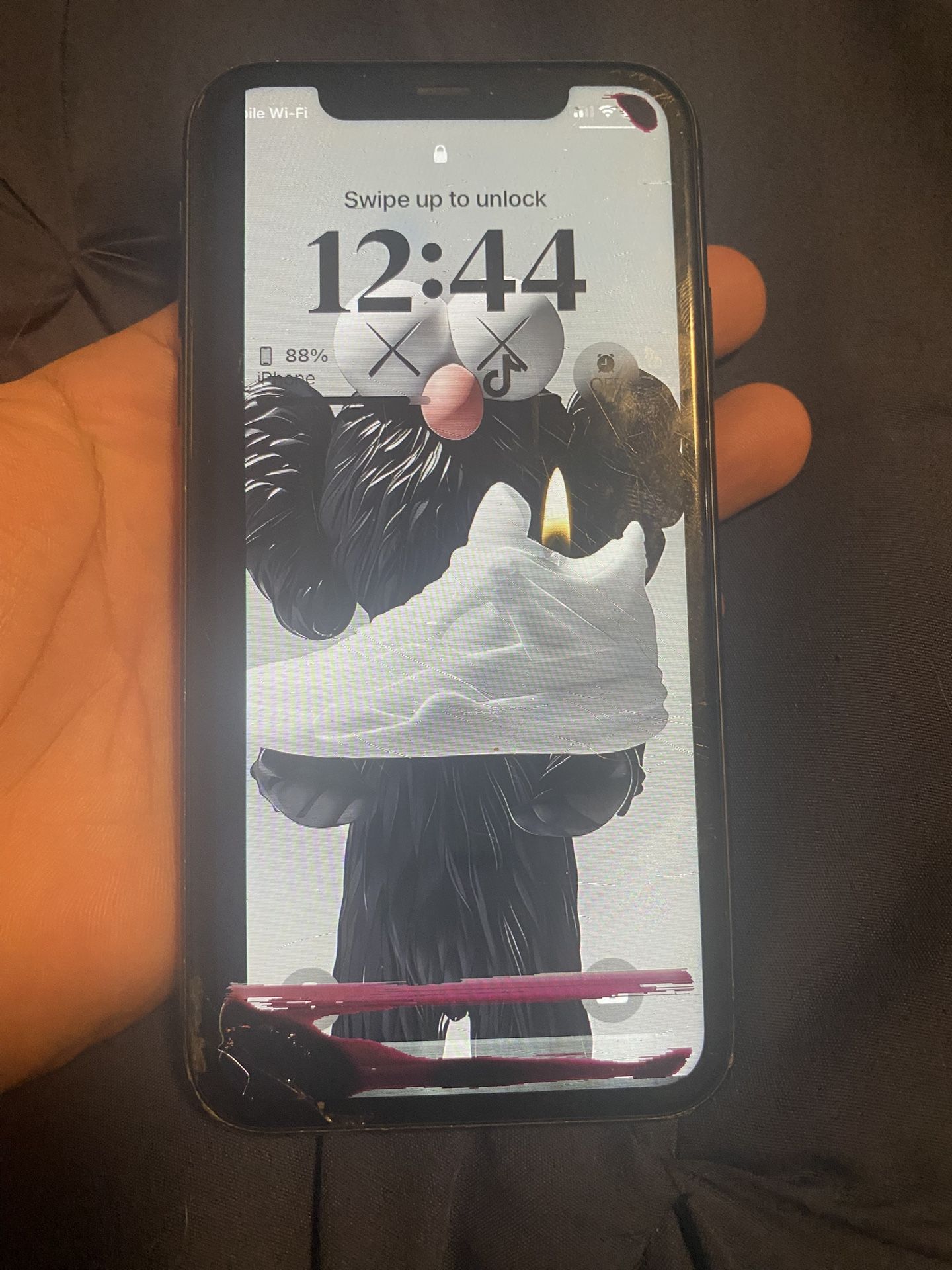 Unlocked Black iPhone 11, Cracked Screen