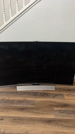 Big curved tv/monitor bed gone