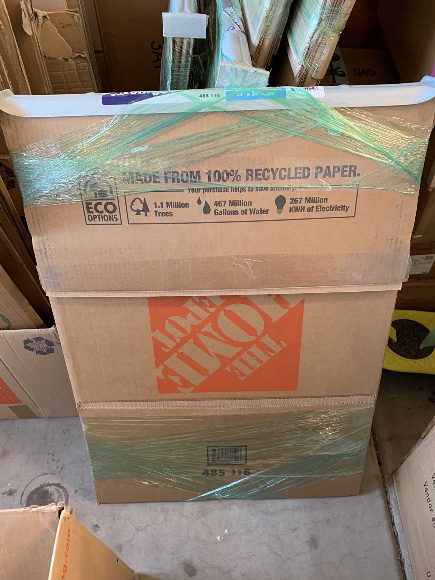 SALESet of Home Depot Uhaul moving boxes includes wardrobe box and