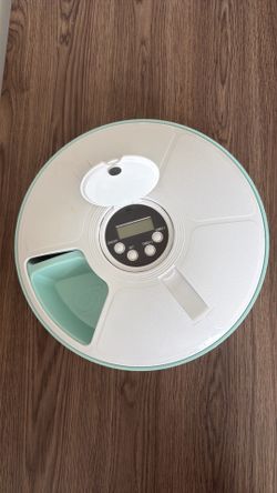 Automatic  Dry/Wet Food Dispenser for Small Pets, 6 Grids