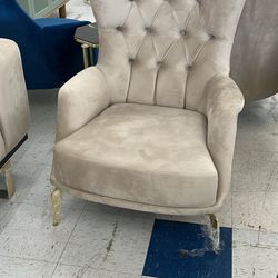 New  Velvet Chesterfield Arm Chair, Living Room Luxury, Modern Designer Touch