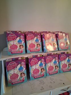 Creamy Mallo Pretend Cupcake Set