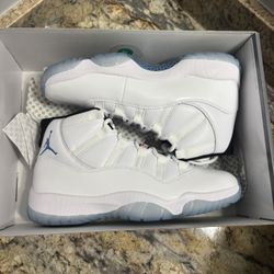 Jordan 11 Legend Blue