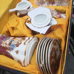 Vintage Yayo Shane Teapot Glasses Saucers In Case