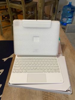 iPad 13 pro magnetic keyboard